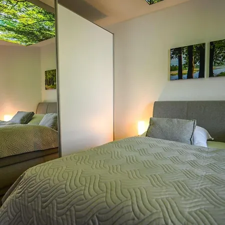 Apartment Lichtermeer 2 *